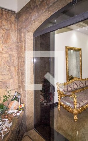 Casa à venda com 360m², 5 quartos e 6 vagasSala - Jardim de Inverno