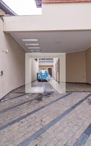 Casa à venda com 360m², 5 quartos e 6 vagasGaragem