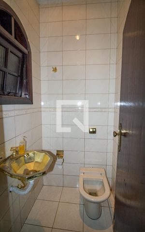 Casa à venda com 360m², 5 quartos e 6 vagasBanheiro 3