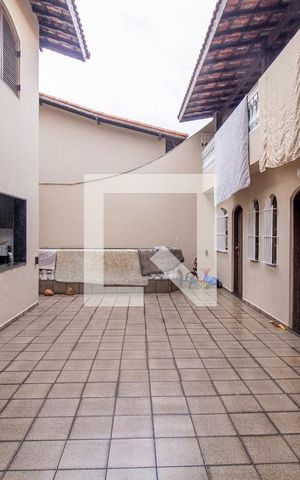 Casa à venda com 360m², 5 quartos e 6 vagasQuintal