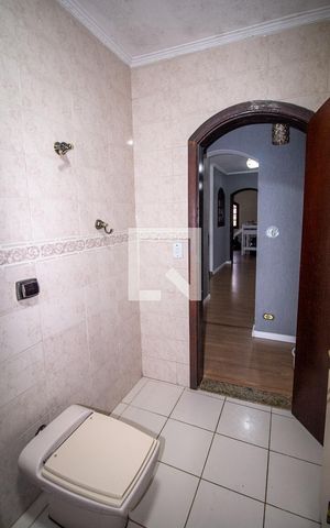 Casa à venda com 360m², 5 quartos e 6 vagasBanheiro 2
