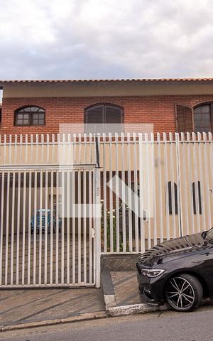 Casa à venda com 360m², 5 quartos e 6 vagasFachada