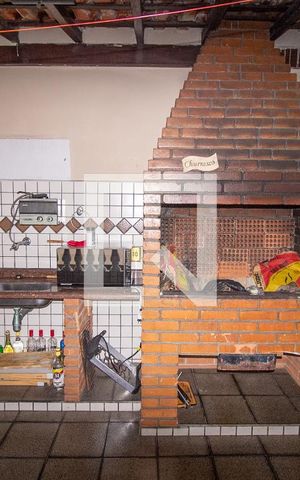Casa à venda com 360m², 5 quartos e 6 vagasChurrasqueira