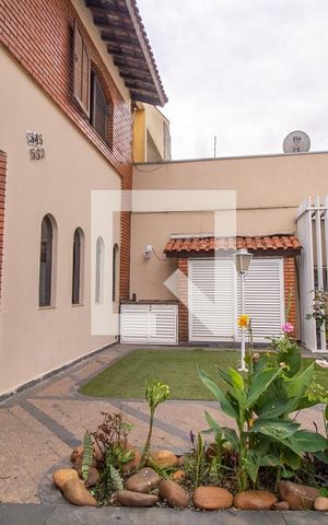 Casa à venda com 360m², 5 quartos e 6 vagasEntrada