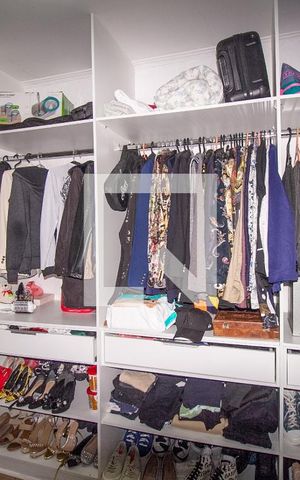 Casa à venda com 360m², 5 quartos e 6 vagasCloset da suíte