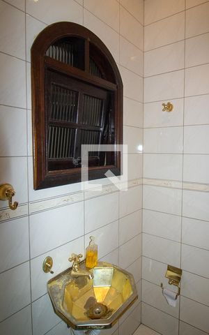 Casa à venda com 360m², 5 quartos e 6 vagasBanheiro 3