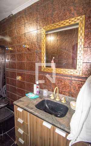 Casa à venda com 360m², 5 quartos e 6 vagasBanheiro da Suíte