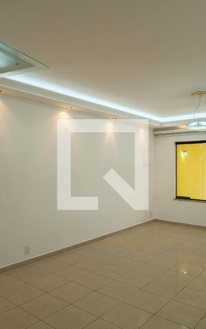 Casa para alugar com 250m², 4 quartos e 3 vagas Casa para alugar com 250m², 4 quartos e 3 vagasSala