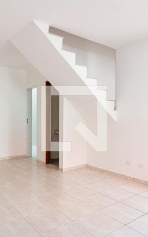 Casa de condomínio à venda com 75m², 2 quartos e 2 vagas Casa de condomínio à venda com 75m², 2 quartos e 2 vagasSala