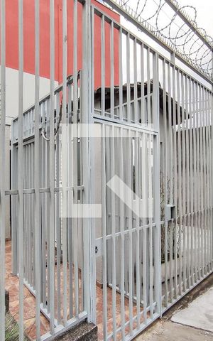 Casa de condomínio à venda com 75m², 2 quartos e 2 vagas Casa de condomínio à venda com 75m², 2 quartos e 2 vagasFachada