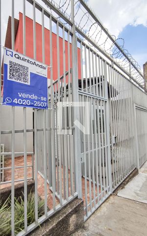 Casa de condomínio à venda com 75m², 2 quartos e 2 vagas Casa de condomínio à venda com 75m², 2 quartos e 2 vagasFachada