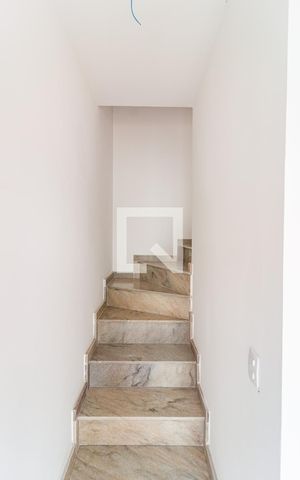Casa de condomínio à venda com 75m², 2 quartos e 2 vagas Casa de condomínio à venda com 75m², 2 quartos e 2 vagasSala