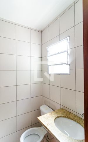 Casa de condomínio à venda com 75m², 2 quartos e 2 vagas Casa de condomínio à venda com 75m², 2 quartos e 2 vagasBanheiro da Suíte
