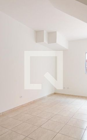 Casa de condomínio à venda com 75m², 2 quartos e 2 vagas Casa de condomínio à venda com 75m², 2 quartos e 2 vagasSala