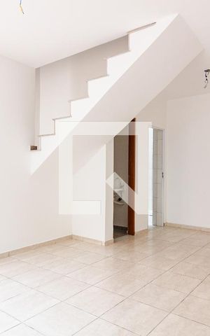 Casa de condomínio à venda com 75m², 2 quartos e 2 vagas Casa de condomínio à venda com 75m², 2 quartos e 2 vagasSala