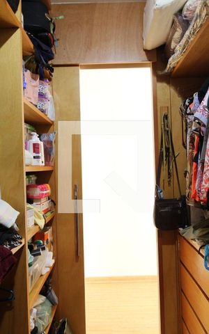 Apartamento à venda com 200m², 3 quartos e 2 vagasCloset - Suíte 1