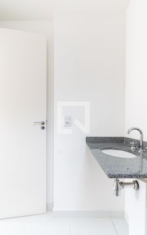 Apartamento para alugar com 165m², 2 quartos e 2 vagas Apartamento para alugar com 165m², 2 quartos e 2 vagasBanheiro da Suíte