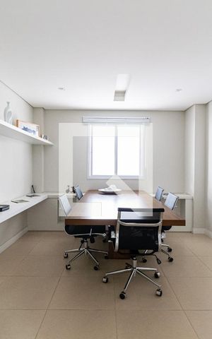 Apartamento para alugar com 165m², 2 quartos e 2 vagas Apartamento para alugar com 165m², 2 quartos e 2 vagasSala de Reunião