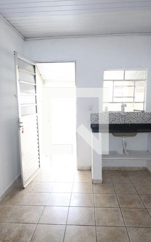 Casa para alugar com 55m², 1 quarto e sem vaga Casa para alugar com 55m², 1 quarto e sem vagaCozinha