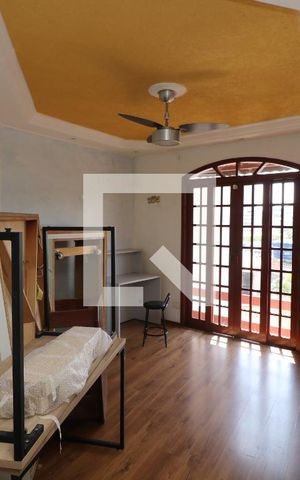 Casa à venda com 550m², 4 quartos e 2 vagasQuarto