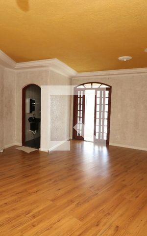 Casa à venda com 550m², 4 quartos e 2 vagasSuite 2