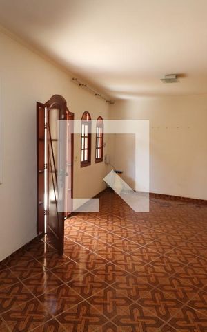 Casa à venda com 550m², 4 quartos e 2 vagasSala
