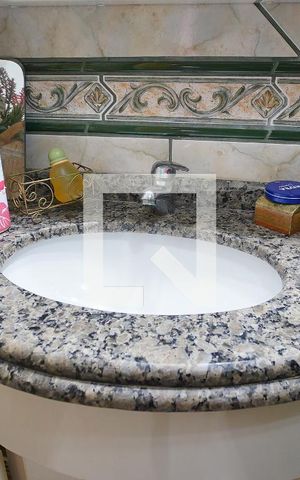 Apartamento à venda com 192m², 4 quartos e 2 vagasBanheiro Social