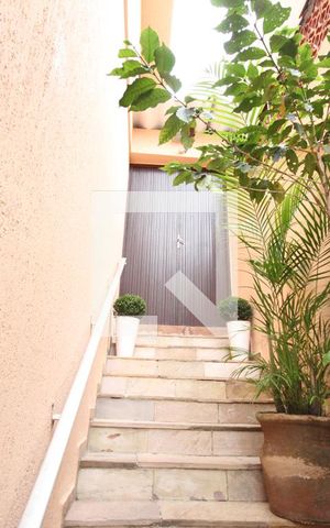 Casa à venda com 185m², 4 quartos e 3 vagasEntrada