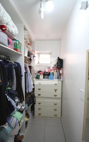 Casa à venda com 185m², 4 quartos e 3 vagasCloset