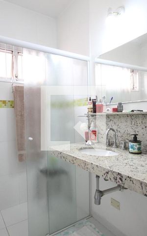Casa à venda com 185m², 4 quartos e 3 vagasBanheiro 1