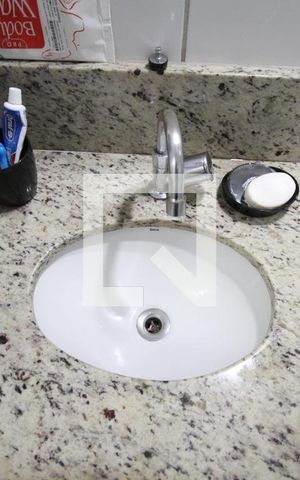 Casa à venda com 185m², 4 quartos e 3 vagasBanheiro 2