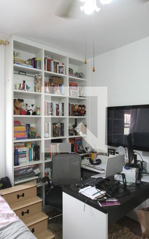 Casa à venda com 185m², 4 quartos e 3 vagasSuíte