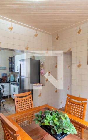 Casa à venda com 400m², 4 quartos e 3 vagas Casa à venda com 400m², 4 quartos e 3 vagasSala de Jantar