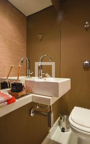 Apartamento à venda com 140m², 3 quartos e 3 vagas Apartamento à venda com 140m², 3 quartos e 3 vagasLavabo