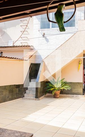 Casa à venda com 100m², 2 quartos e 2 vagas Casa à venda com 100m², 2 quartos e 2 vagasQuintal