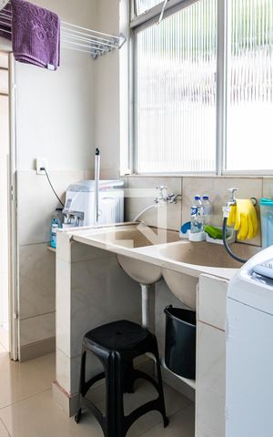 Casa à venda com 100m², 2 quartos e 2 vagas Casa à venda com 100m², 2 quartos e 2 vagasÁrea de Serviço