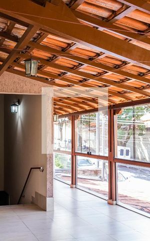 Casa à venda com 100m², 2 quartos e 2 vagas Casa à venda com 100m², 2 quartos e 2 vagasVaranda