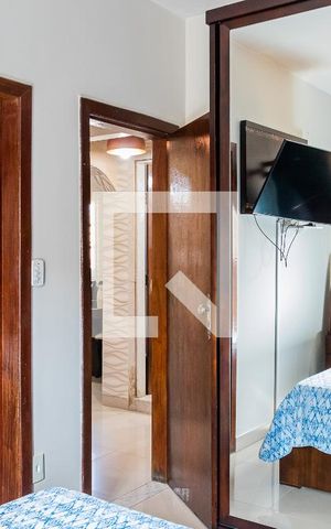 Casa à venda com 100m², 2 quartos e 2 vagas Casa à venda com 100m², 2 quartos e 2 vagasSuíte