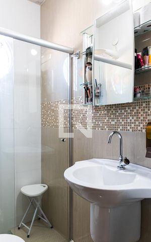 Casa à venda com 100m², 2 quartos e 2 vagas Casa à venda com 100m², 2 quartos e 2 vagasBanheiro Social