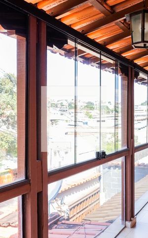 Casa à venda com 100m², 2 quartos e 2 vagas Casa à venda com 100m², 2 quartos e 2 vagasVaranda