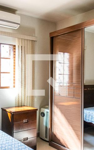 Casa à venda com 100m², 2 quartos e 2 vagas Casa à venda com 100m², 2 quartos e 2 vagasQuarto 1