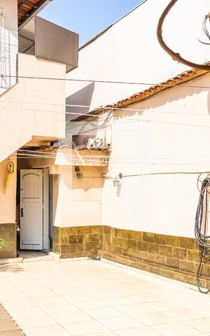 Casa à venda com 100m², 2 quartos e 2 vagas Casa à venda com 100m², 2 quartos e 2 vagasQuintal