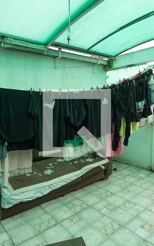 Casa à venda com 200m², 5 quartos e 2 vagas Casa à venda com 200m², 5 quartos e 2 vagasÁrea de Serviço 2