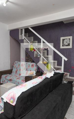 Casa à venda com 200m², 5 quartos e 2 vagas Casa à venda com 200m², 5 quartos e 2 vagasSala 1