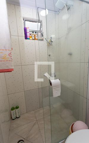 Casa à venda com 200m², 5 quartos e 2 vagas Casa à venda com 200m², 5 quartos e 2 vagasBanheiro suite
