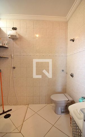 Casa à venda com 393m², 5 quartos e 8 vagasBanheiro Social