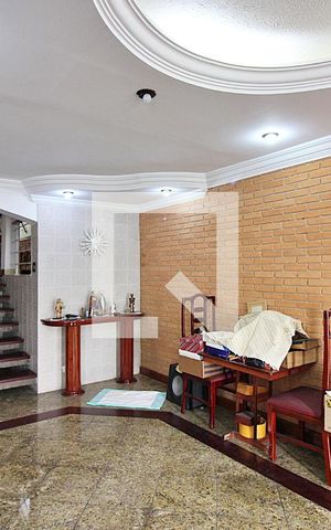 Casa à venda com 393m², 5 quartos e 8 vagasSala