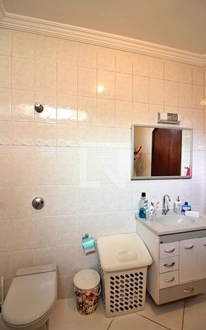 Casa à venda com 393m², 5 quartos e 8 vagasBanheiro Social
