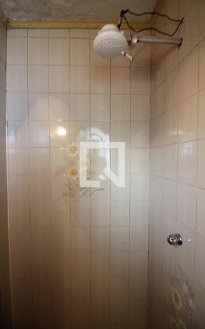 Casa à venda com 393m², 5 quartos e 8 vagasBanheiro da Suíte 1