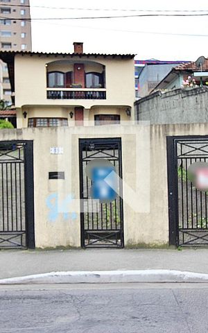 Casa à venda com 393m², 5 quartos e 8 vagasFachada